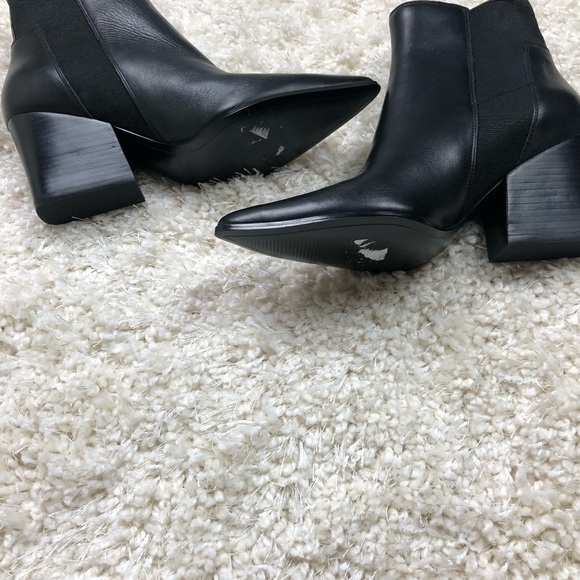 Kendall and Kylie booties - Picture 6 of 7